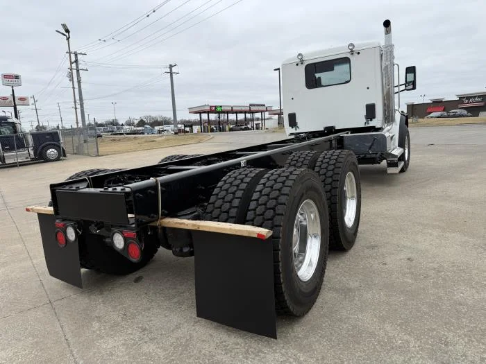 2026 Peterbilt 548 - image 15