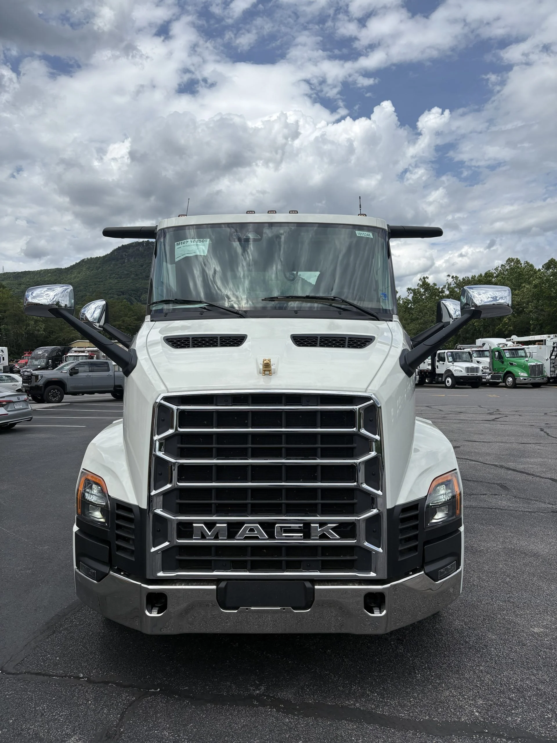 2027 Mack Anthem in Roanoke, VA — photo 2