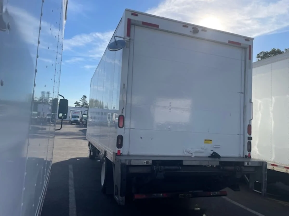 2019 Isuzu NQR - image 6