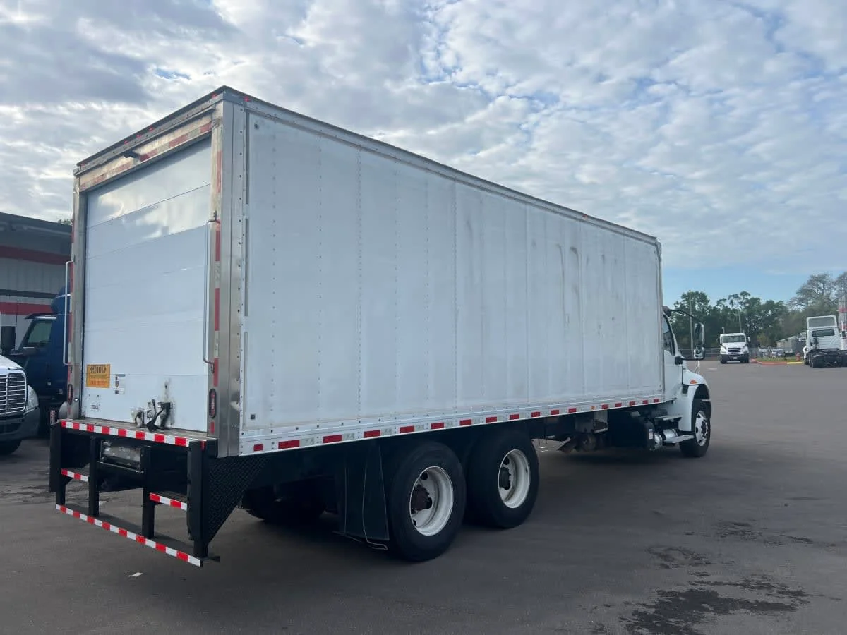 2020 International MV - image 4