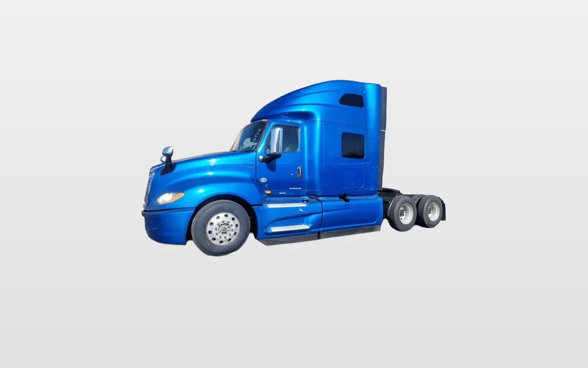 2022 International LT - image 1