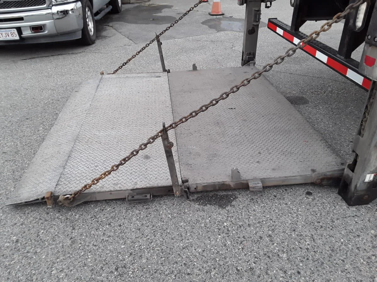 2017 Freightliner M2 106 - image 15