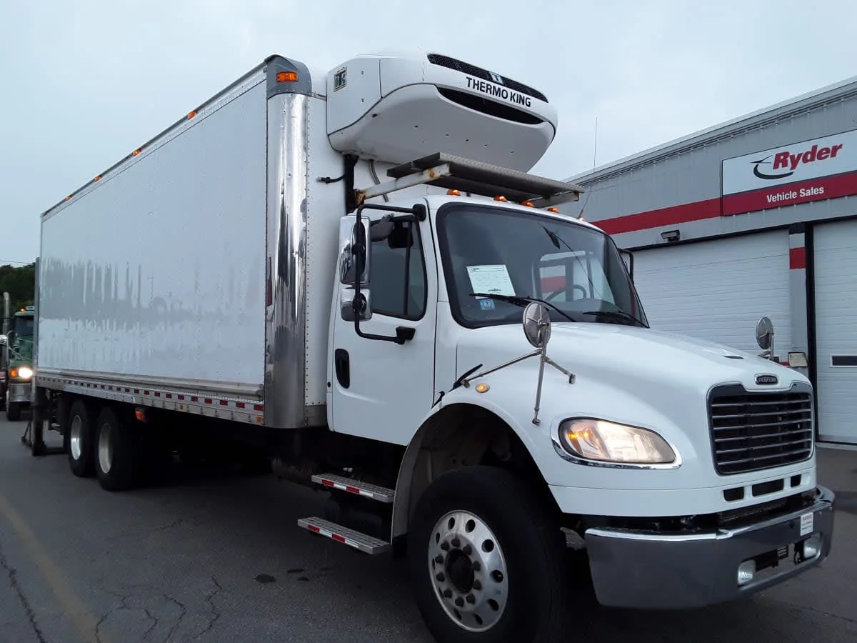 2017 Freightliner M2 106 - image 3