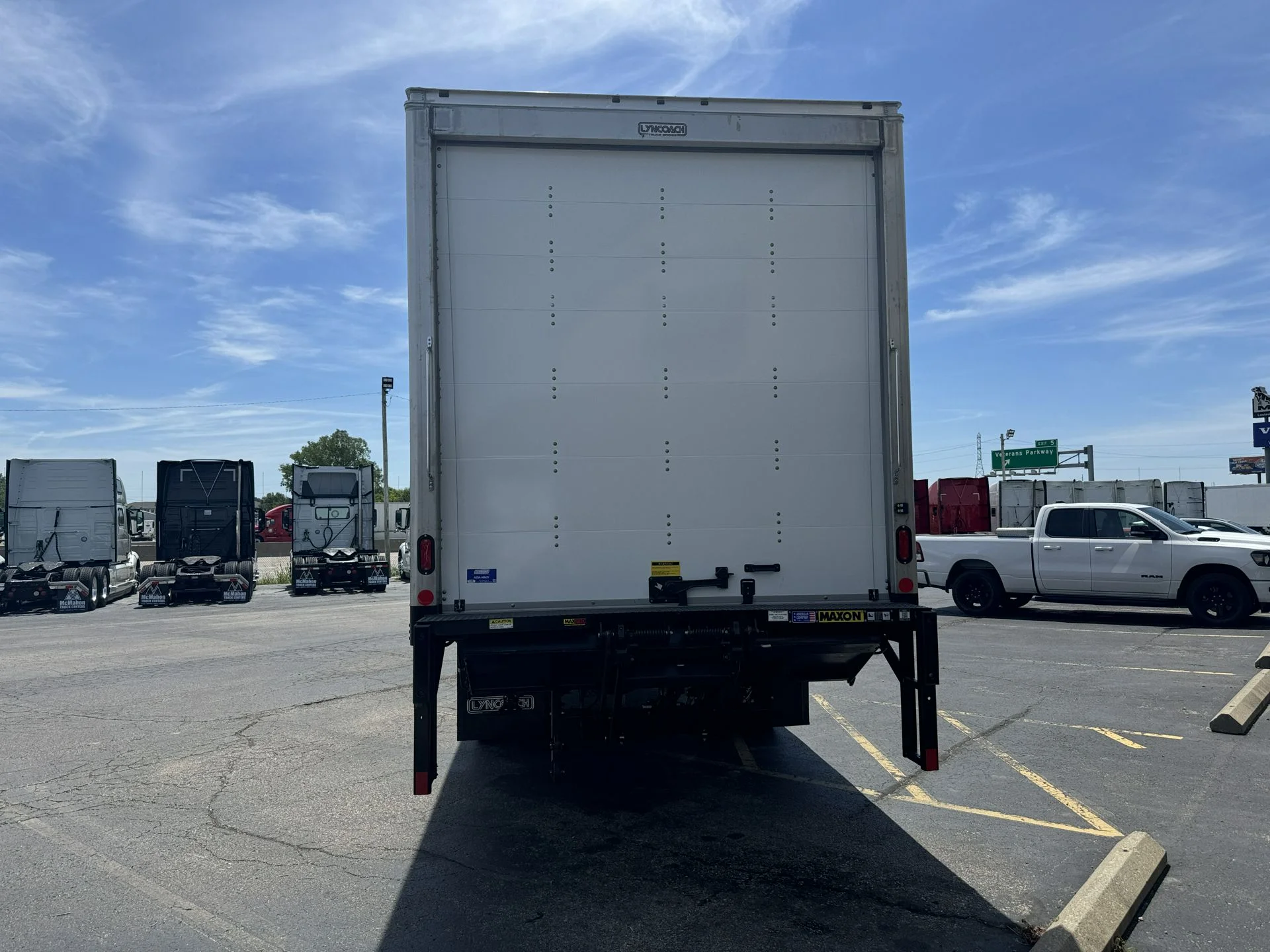 2026 Hino L6 in Clarksville, IN — photo 3