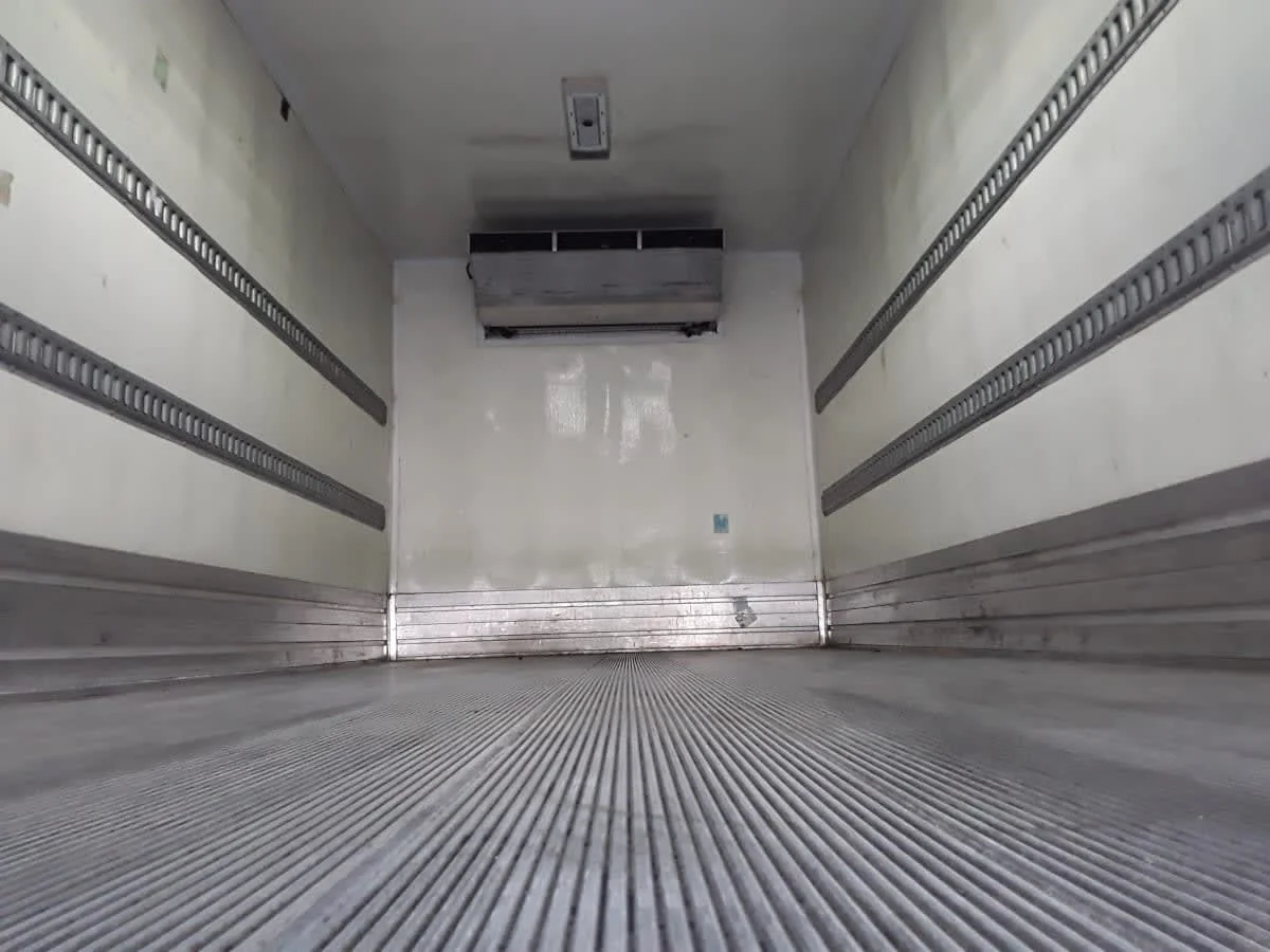 2019 Isuzu NPR - image 9