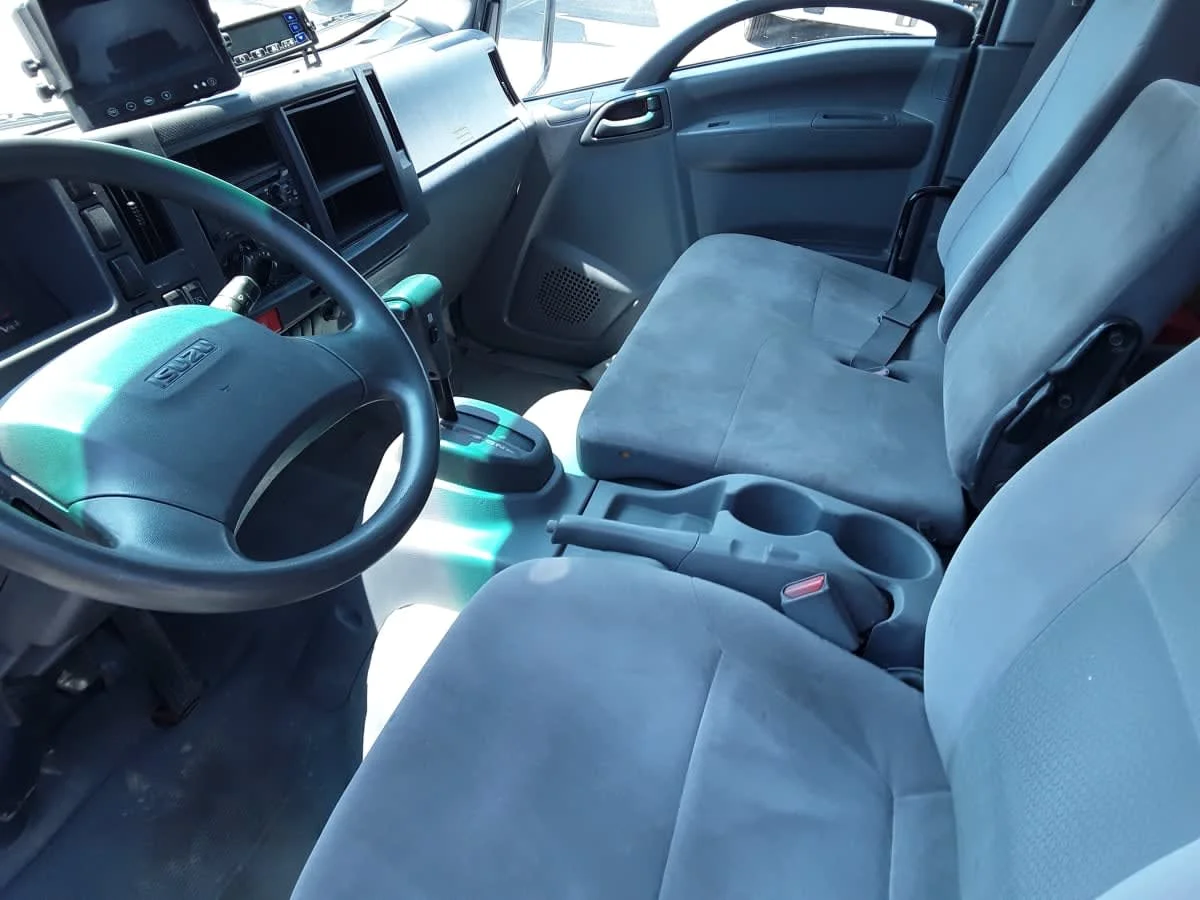 2019 Isuzu NPR - image 8