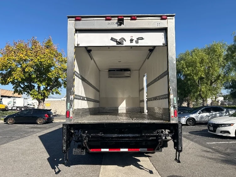 2020 International MV - image 8