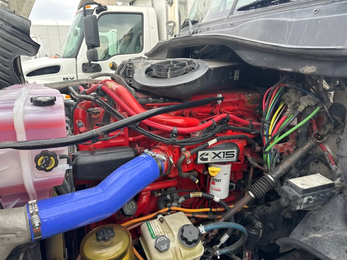 2020 Freightliner Cascadia in Bolingbrook, IL — photo 9