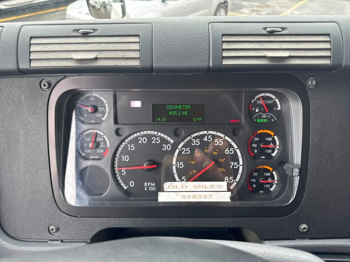 2020 Freightliner Cascadia in Bolingbrook, IL — photo 10