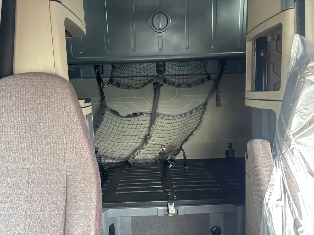 2020 Freightliner Cascadia in Bolingbrook, IL — photo 8