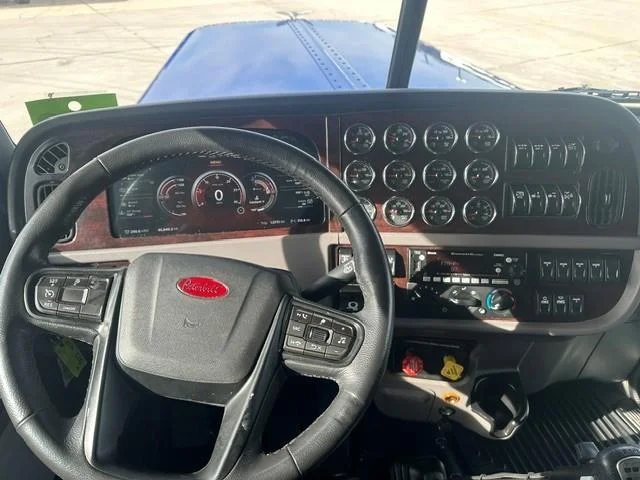 2024 Peterbilt 389 - image 6