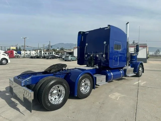 2024 Peterbilt 389 - image 13