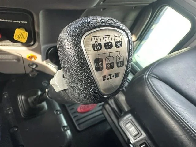 2024 Peterbilt 389 - image 5