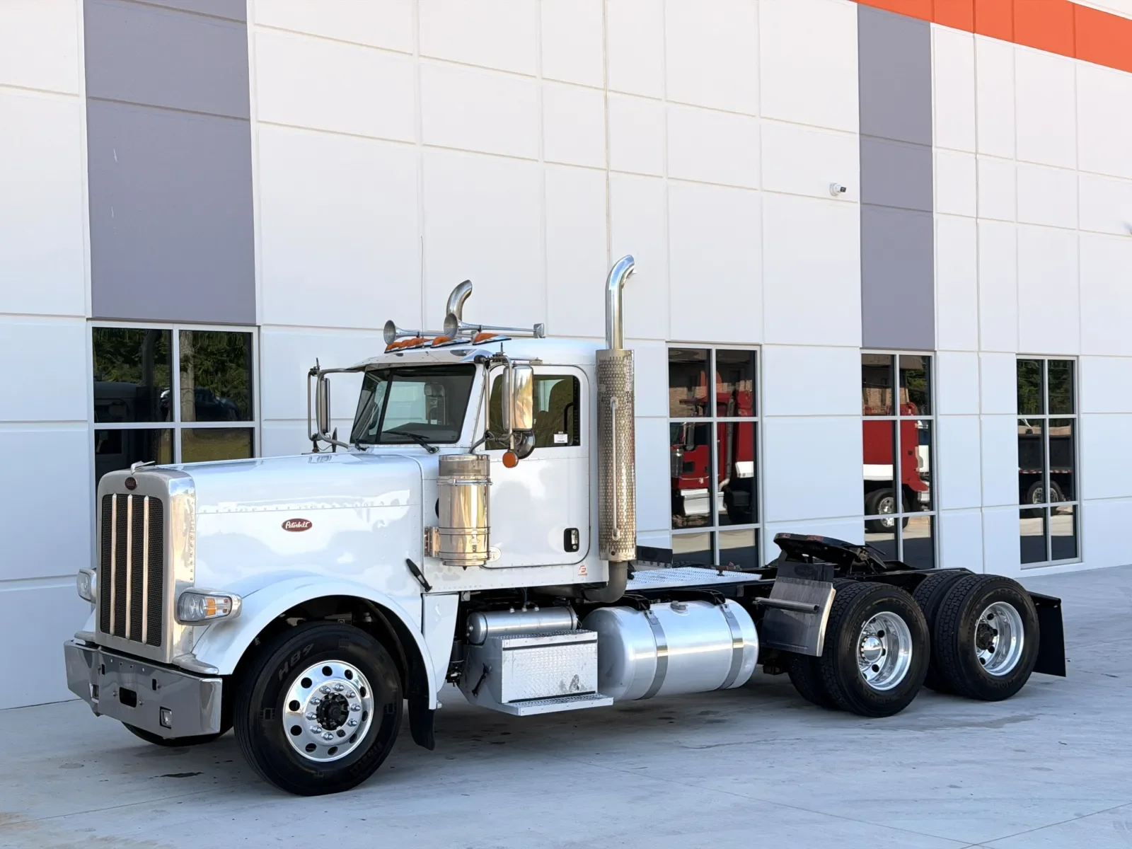 2020 Peterbilt 389 in Greer, SC — photo 2