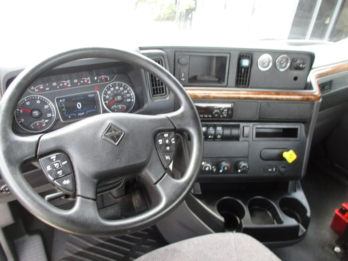 2021 International RH - image 16