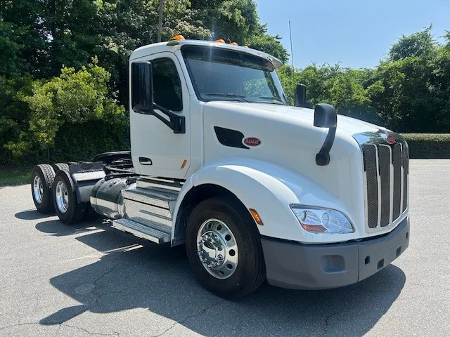 2021 Peterbilt 579 in Charlotte, NC — photo 3
