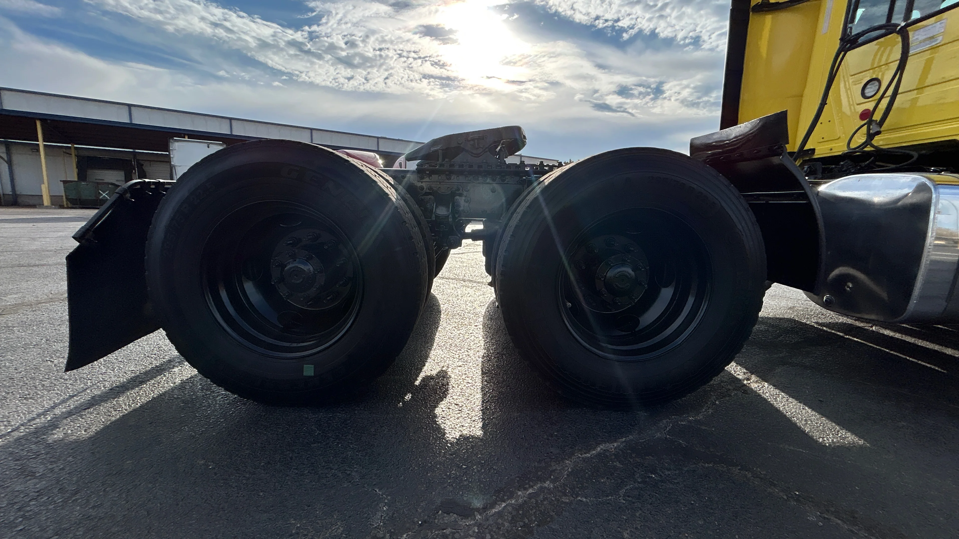 2023 Mack Anthem in Kansas City, MO — photo 7