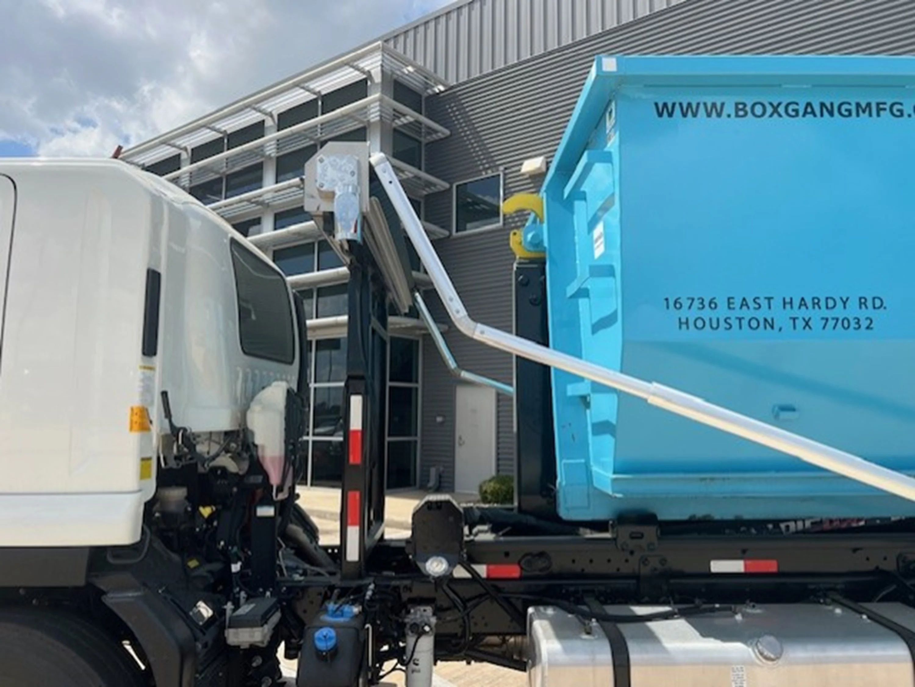 2025 Isuzu FVR in Houston, TX — photo 4