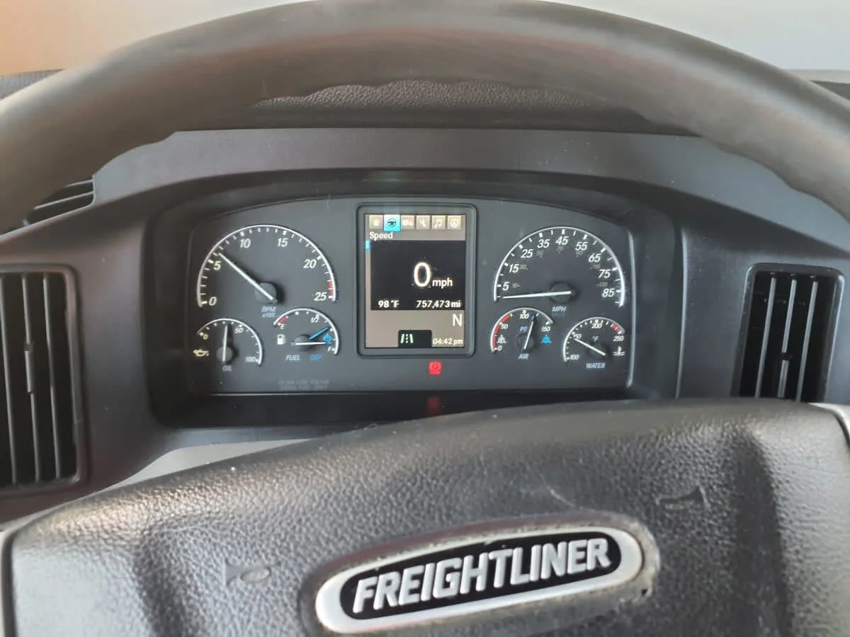 2020 Freightliner Cascadia - image 11