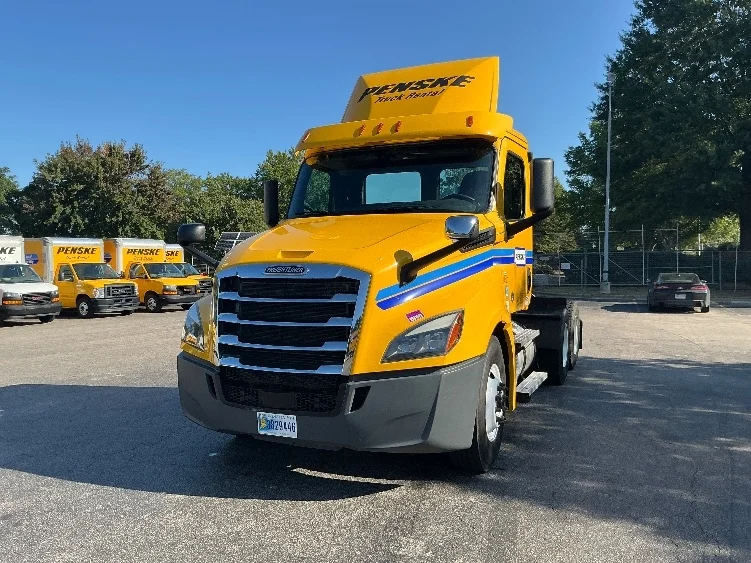 2020 Freightliner Cascadia - image 3