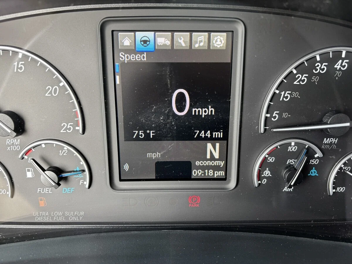 2026 Freightliner Cascadia - image 8