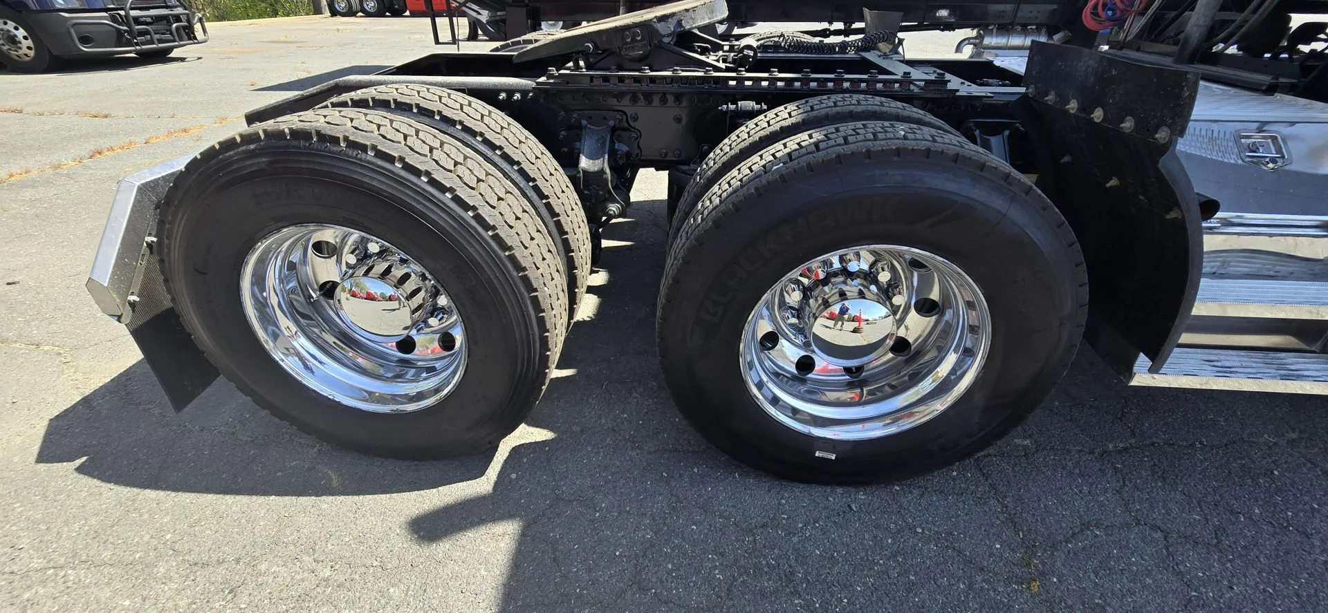 2020 Mack Anthem - image 15