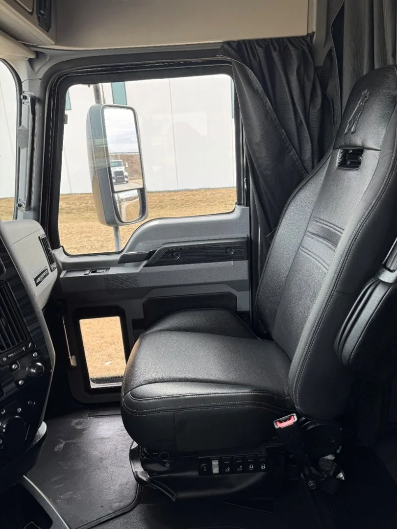 2023 MACK AN64T - USED TRUCKS SLEEPER - image 17