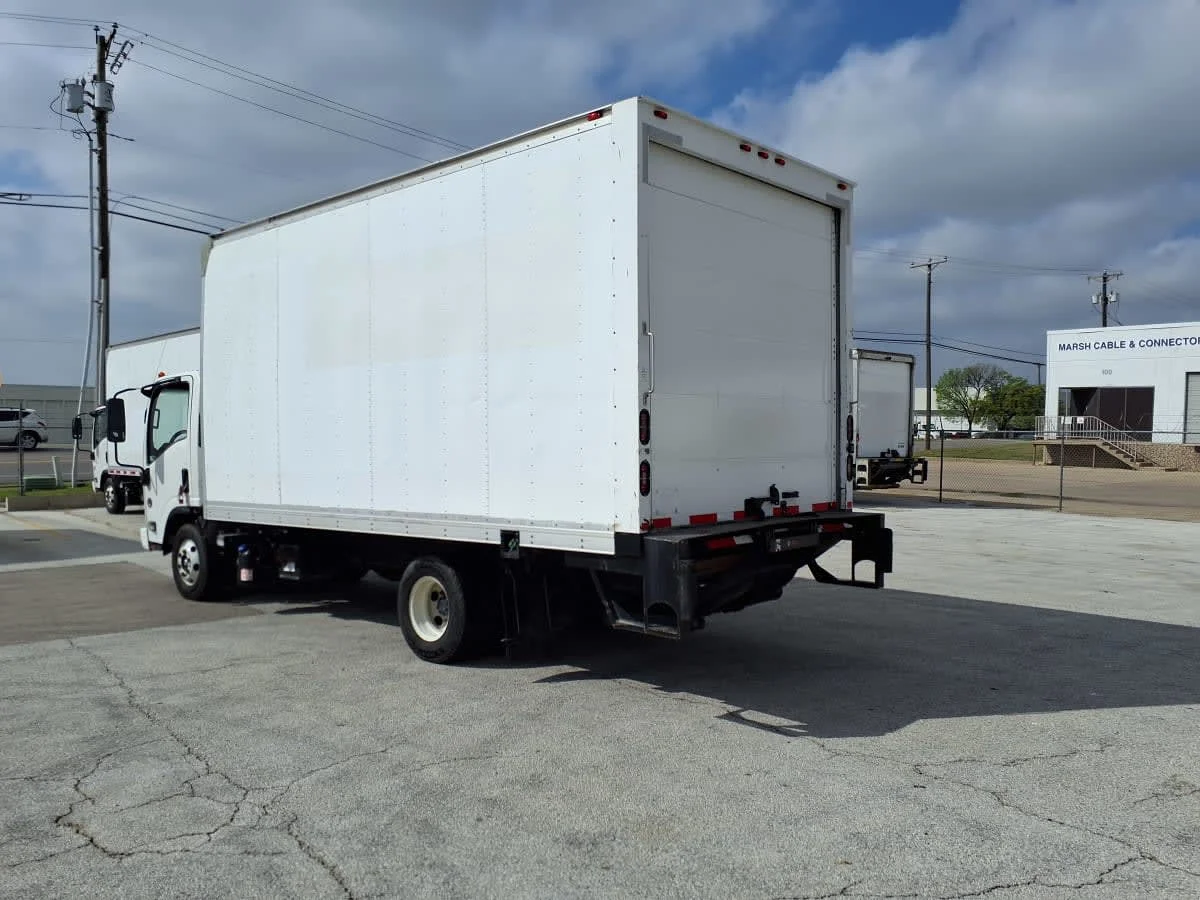 2018 Isuzu NPR - image 6