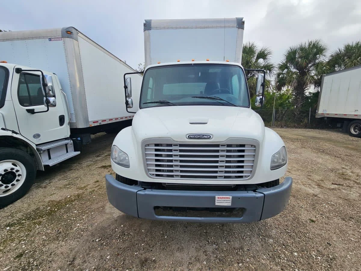 2019 Freightliner M2 106 - image 2