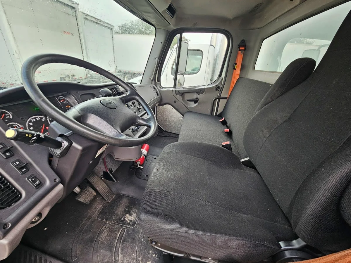 2019 Freightliner M2 106 - image 7