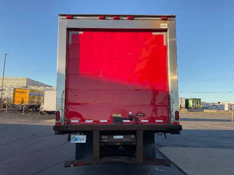 2019 Freightliner M2 112 - image 7