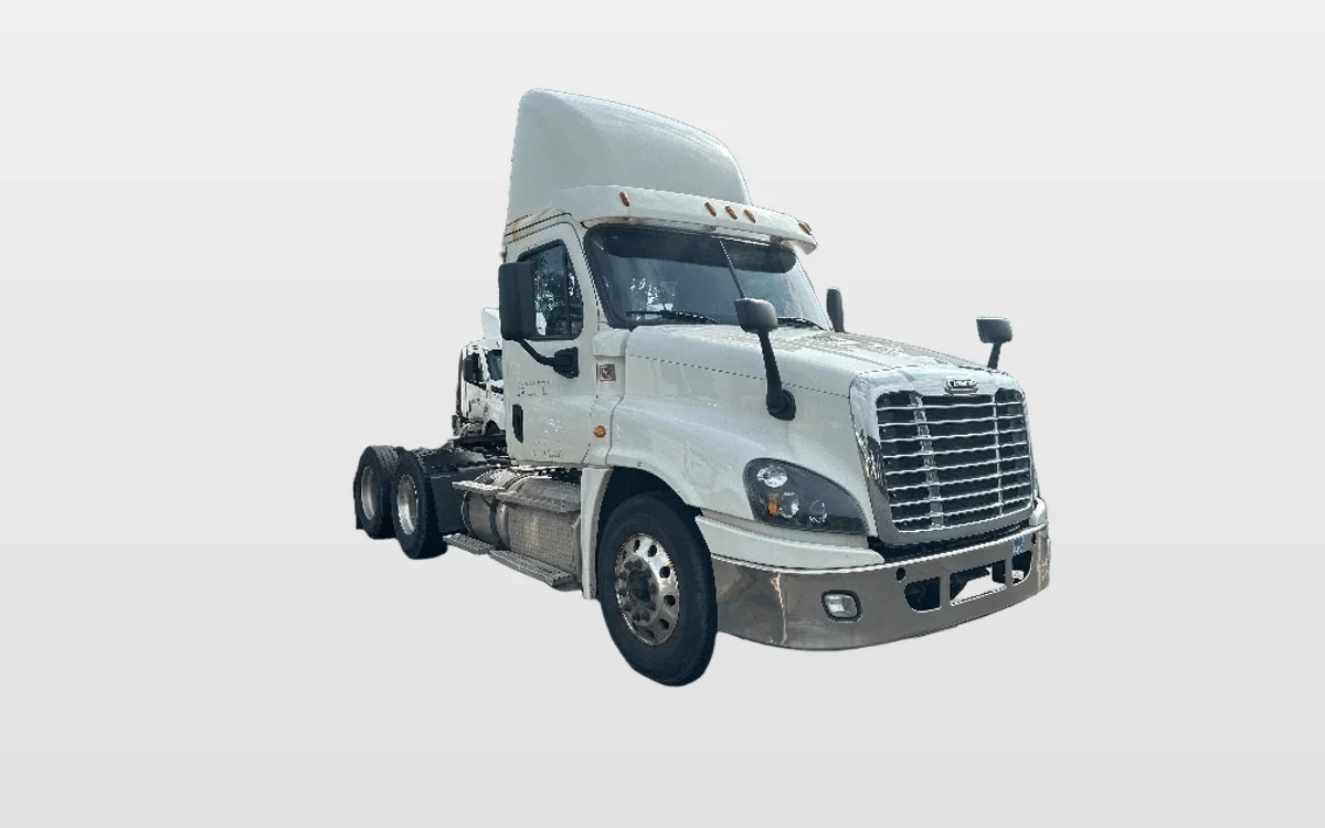 2018 Freightliner Cascadia - image 1