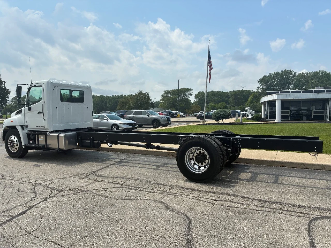 2026 Hino L6 in Summit, IL — photo 2