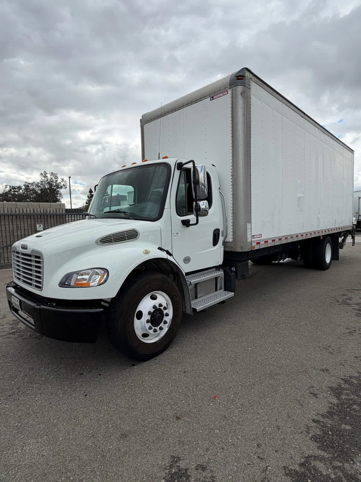 2019 Freightliner M2 106 in Fontana, CA — photo 3