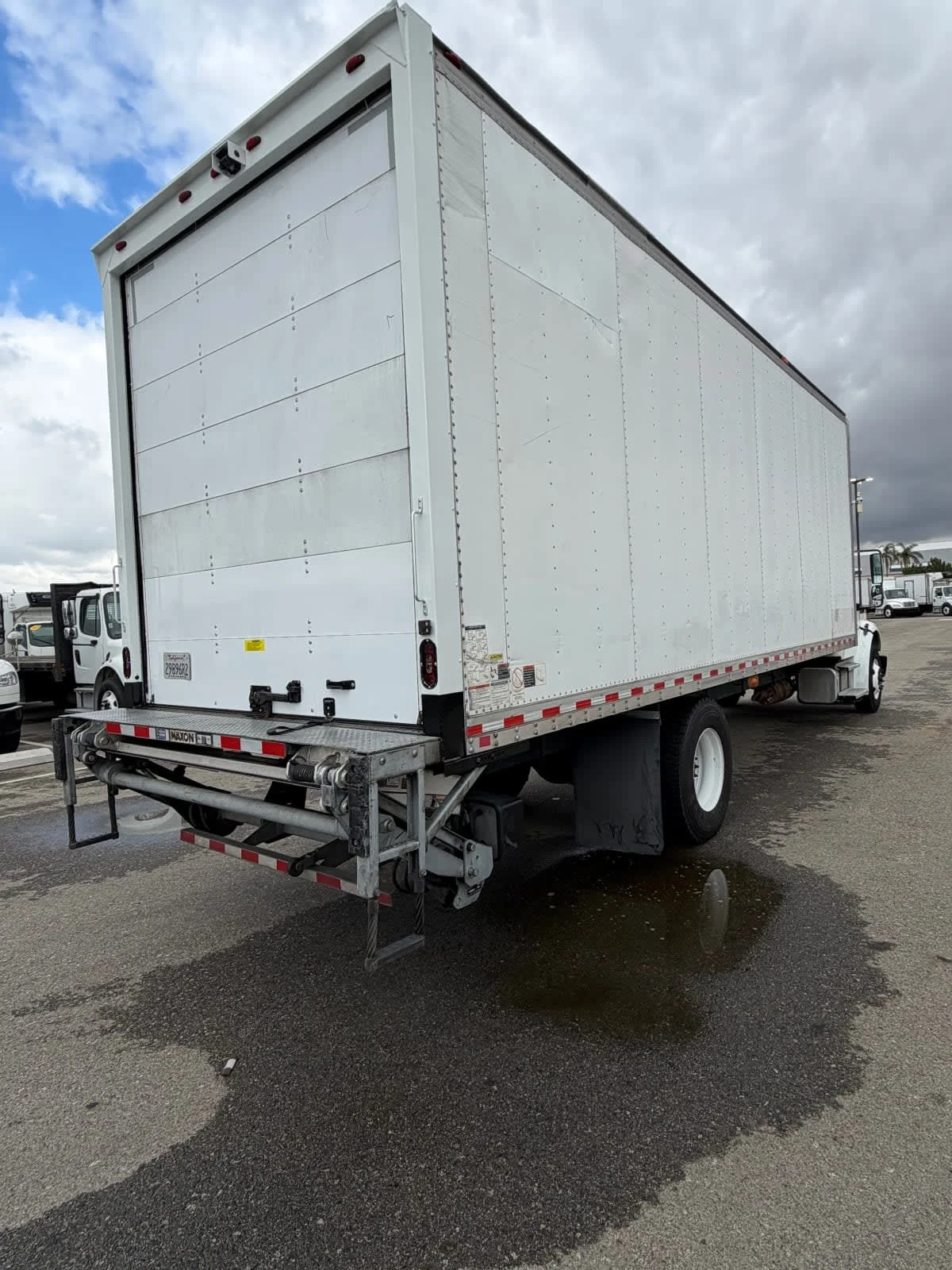 2019 Freightliner M2 106 in Fontana, CA — photo 4