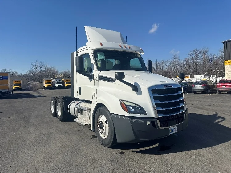 2020 Freightliner Cascadia in Indianapolis, IN
