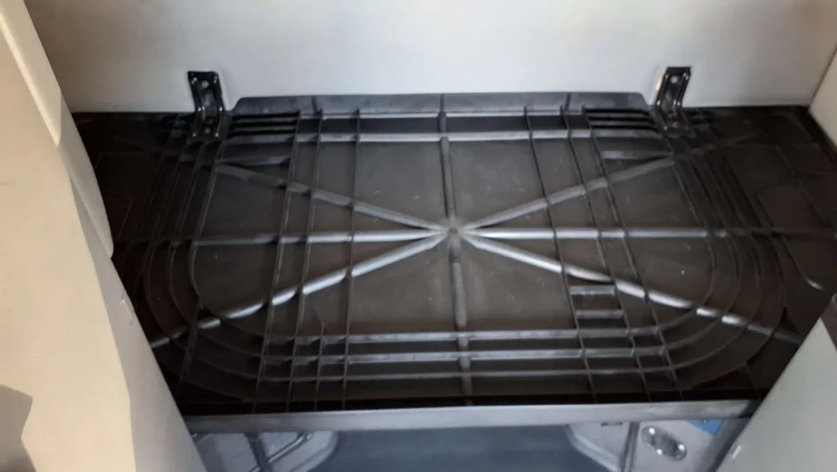 2020 Volvo VNR 640 - image 8