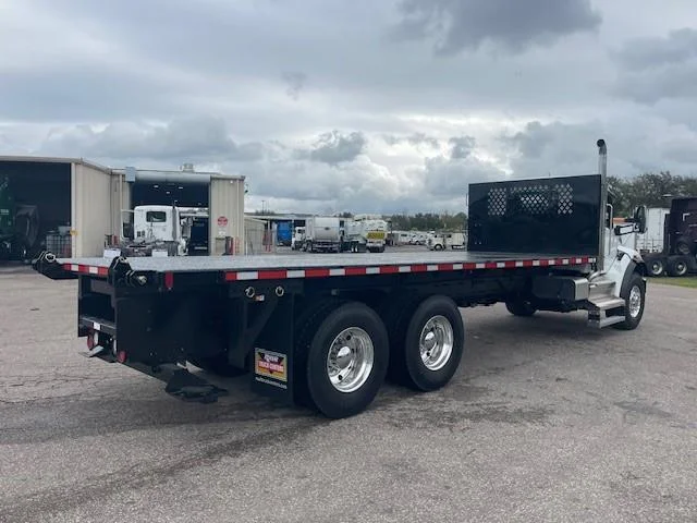 2026 Peterbilt 548 - image 7