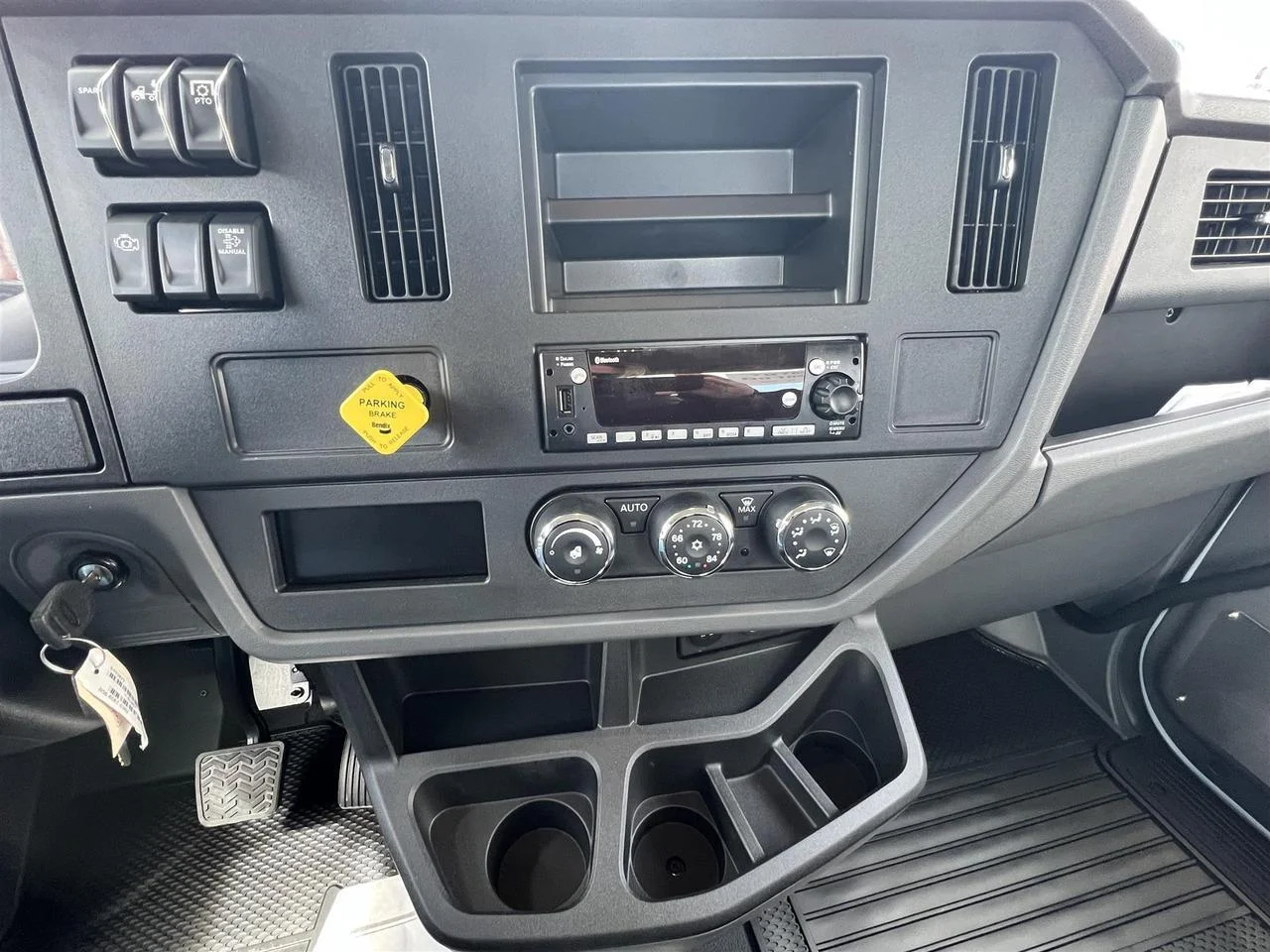 2026 Peterbilt 536 - image 7