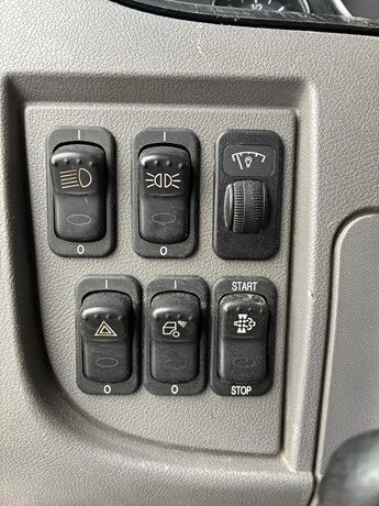 2019 Peterbilt 337 - image 35