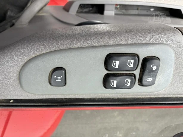 2019 Peterbilt 337 - image 34