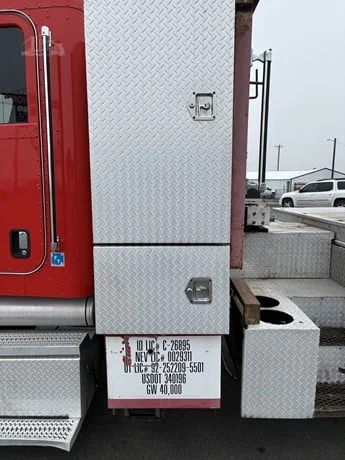 2019 Peterbilt 337 - image 14