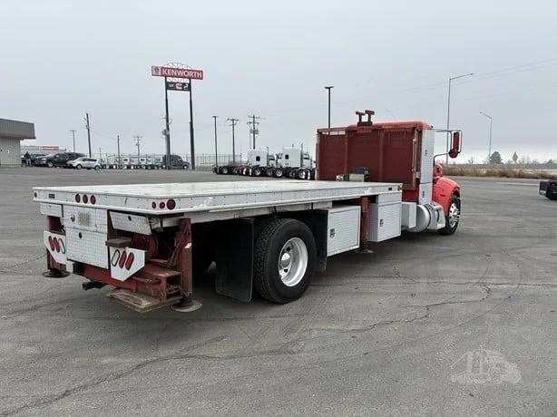 2019 Peterbilt 337 - image 5