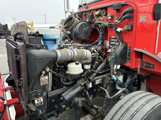 2019 Peterbilt 337 - image 9