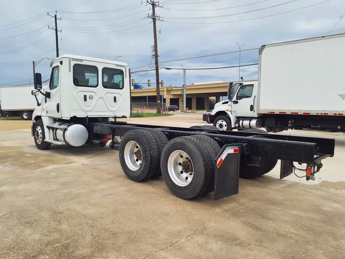 2018 Freightliner Cascadia in Converse, TX — photo 6
