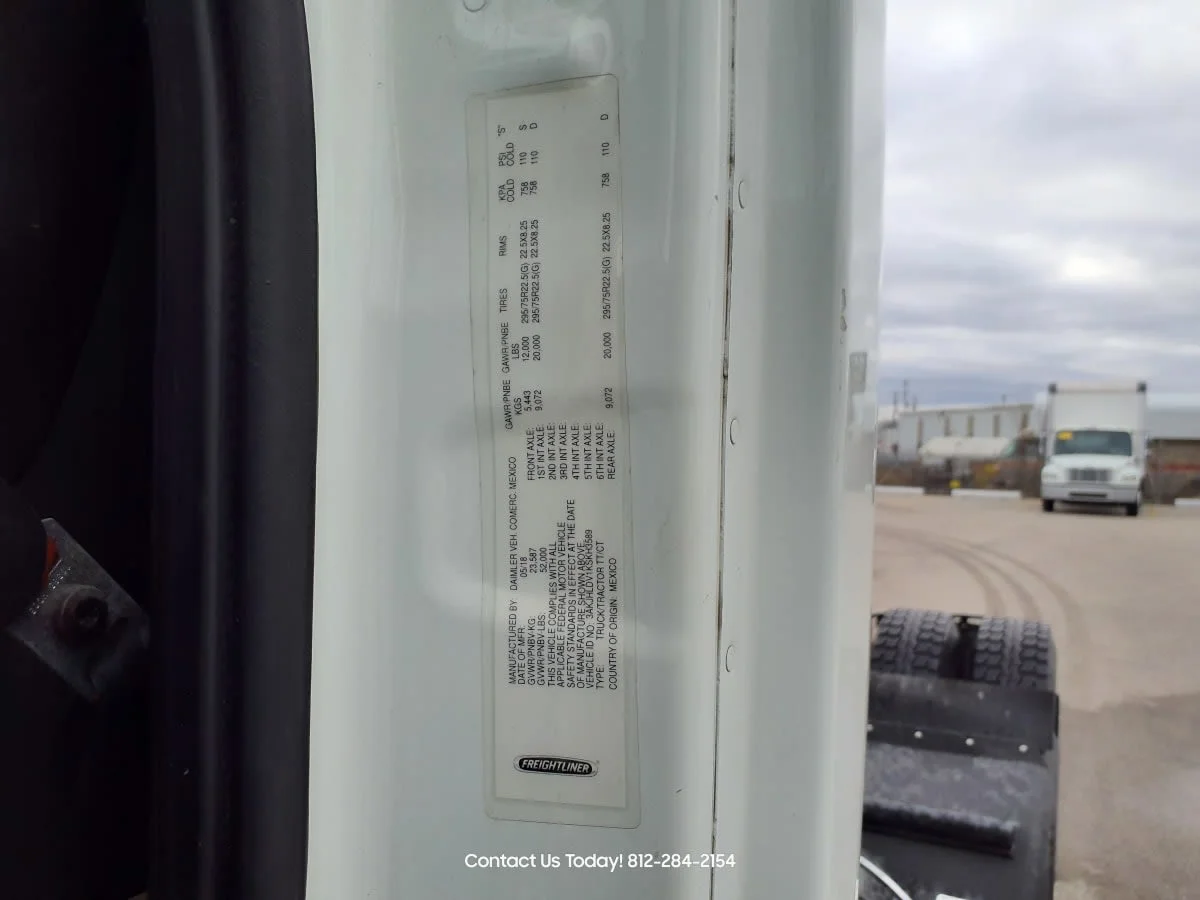 2019 Freightliner Cascadia - image 13