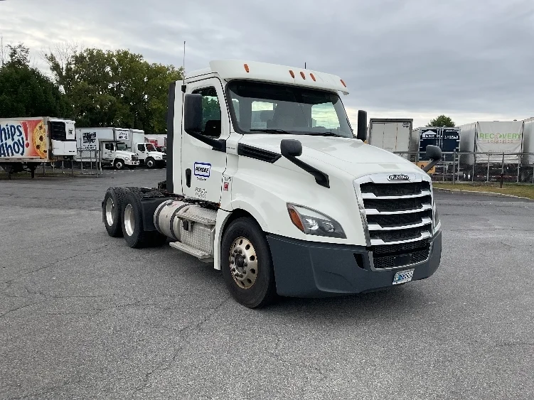 2018 Freightliner Cascadia in Tully, NY