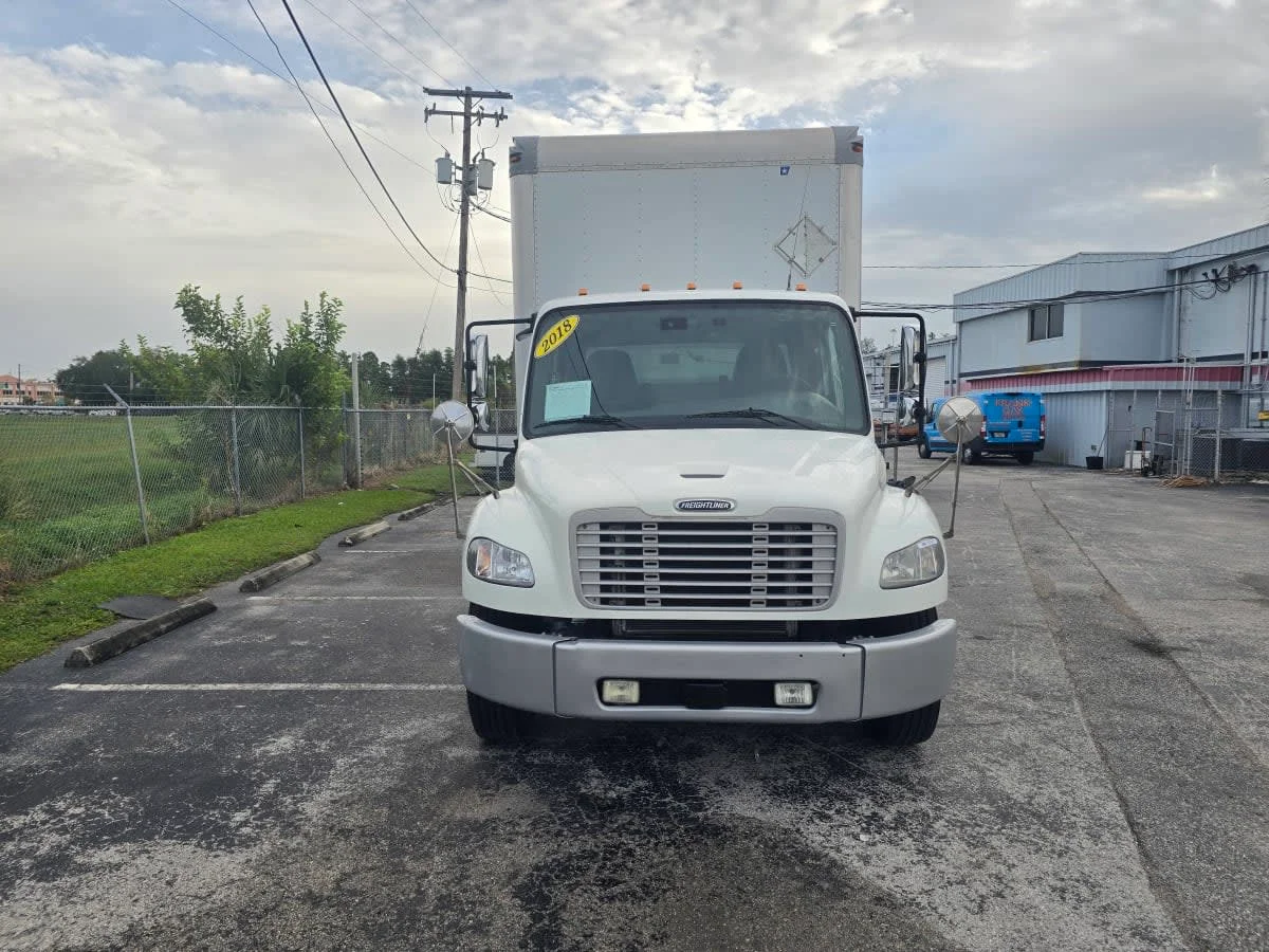 2018 Freightliner M2 106 in Tampa, FL — photo 2