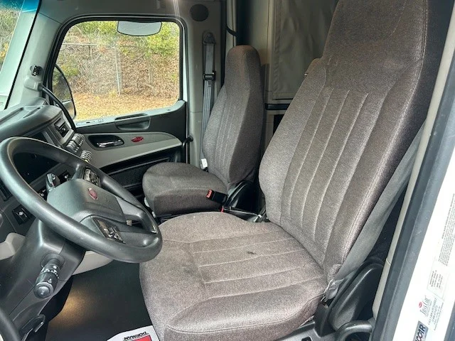 2023 Peterbilt 579 - image 8