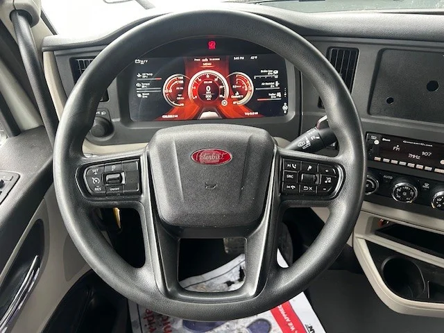 2023 Peterbilt 579 - image 9